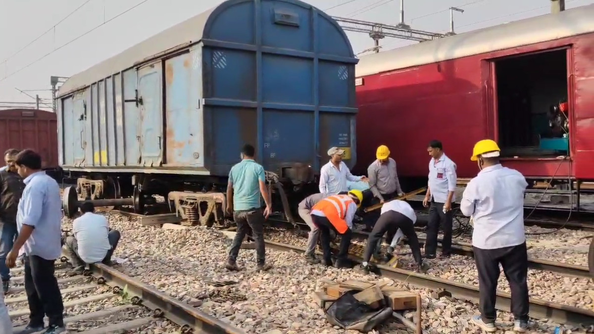 Bulandshahr: Two Freight Train Coaches Derail at Khurja Junction, Probe Underway