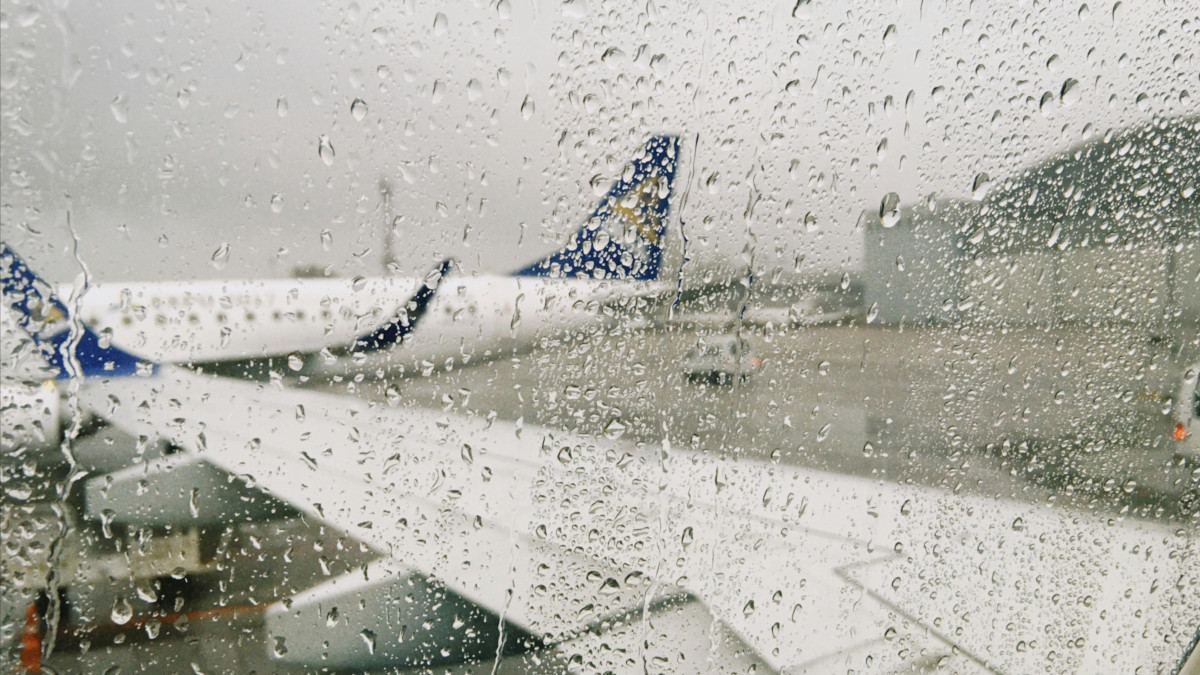 Delhi-NCR Weather Disrupts Flights at Airport, Passengers Advised to Check Status