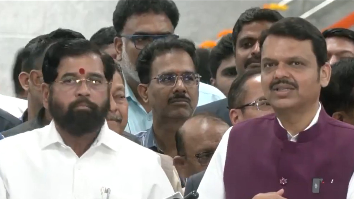 High Alert in Mumbai: CM Fadnavis and Deputy CM Shinde Review Security Situation