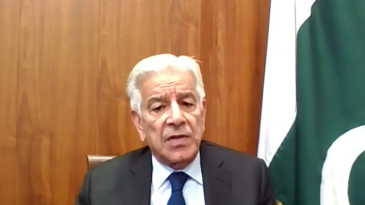 Pakistani Defence Minister's Ridiculous Claim: “Proof of Downing Indian Jet Is on Social Media