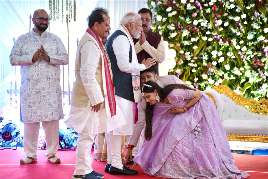 PM Modi Attends Deputy CM's Son's Engagement in Patna, Blesses New Couple