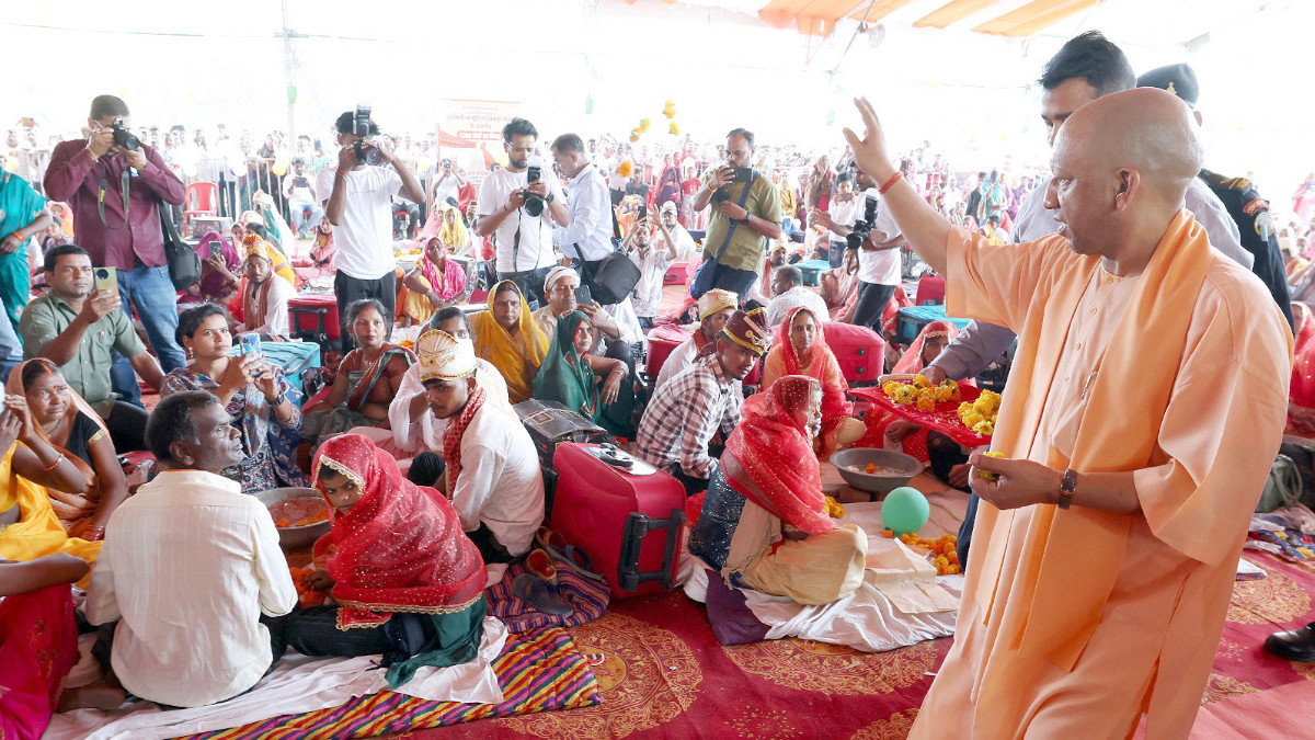 Yogi Govt’s New Move: Sindoor Now Part of Collective Marriage Scheme for Brides