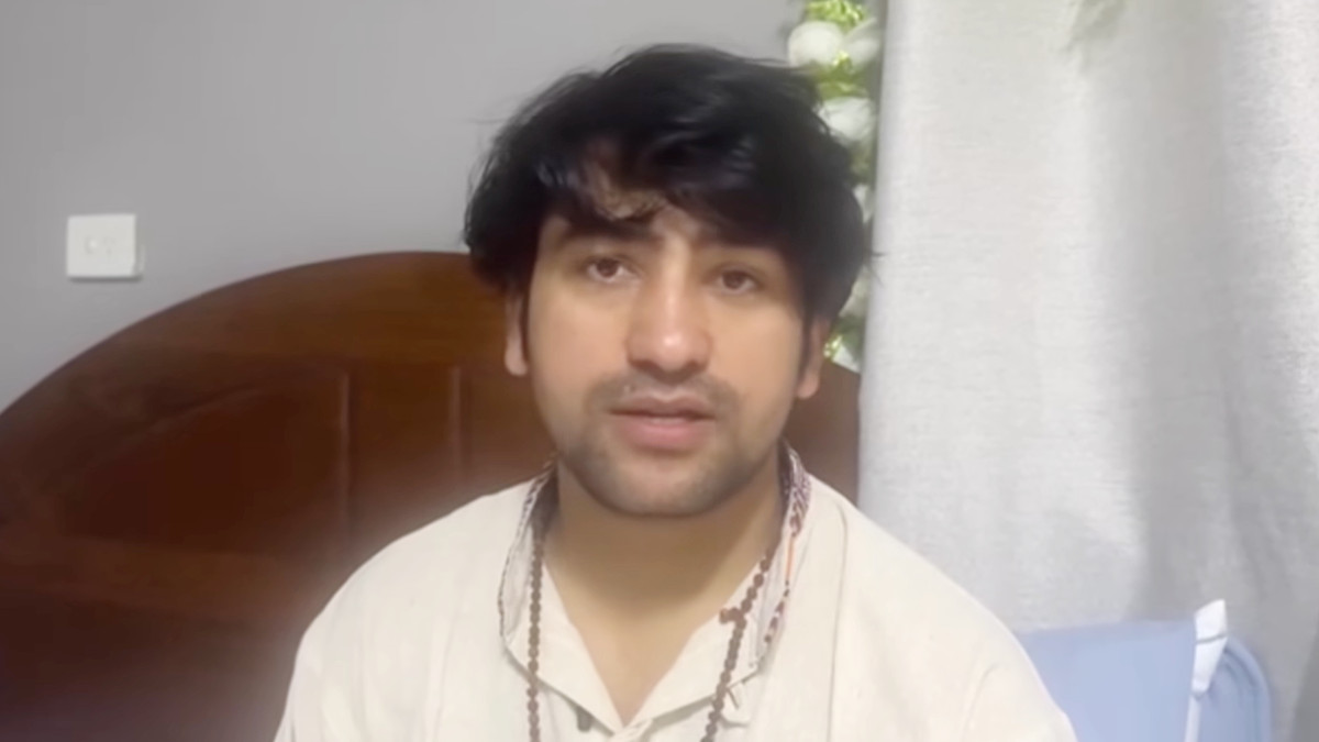 Bageshwar Maharaj Expresses Condolences on Air India Crash, Releases Video Message from Fiji Praying for the Deceased