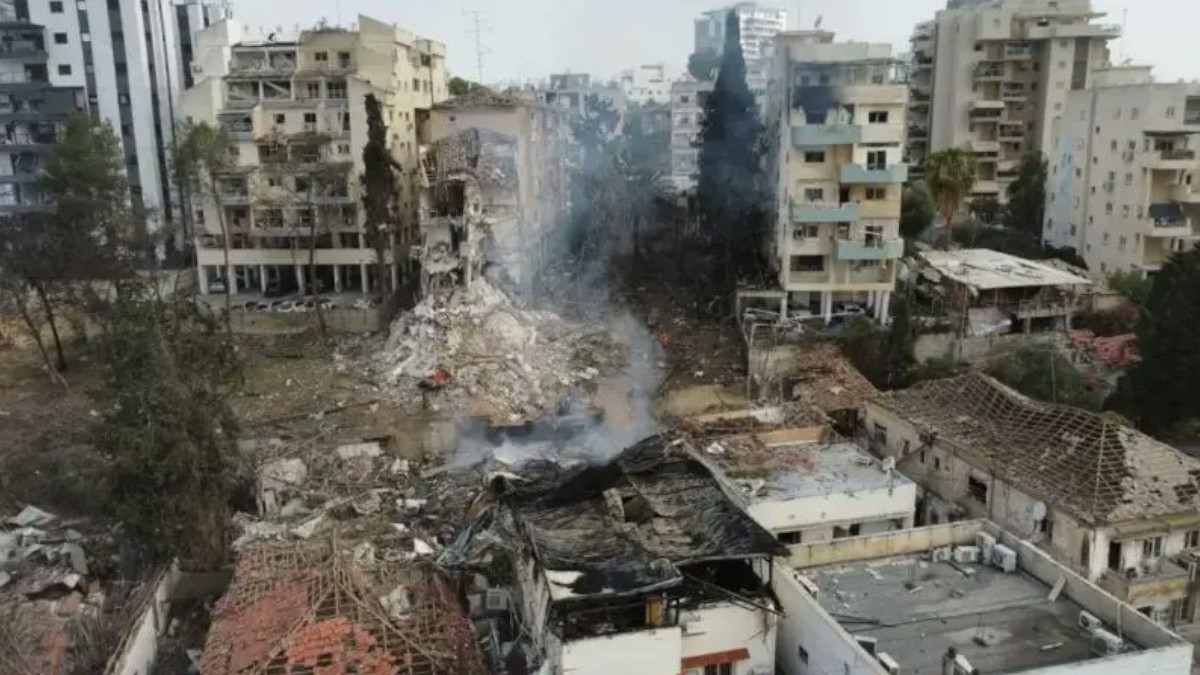 Iran Launches Second Missile Attack on Haifa: FATTAH-1 Missiles Destroy Two Buildings, Killing 4