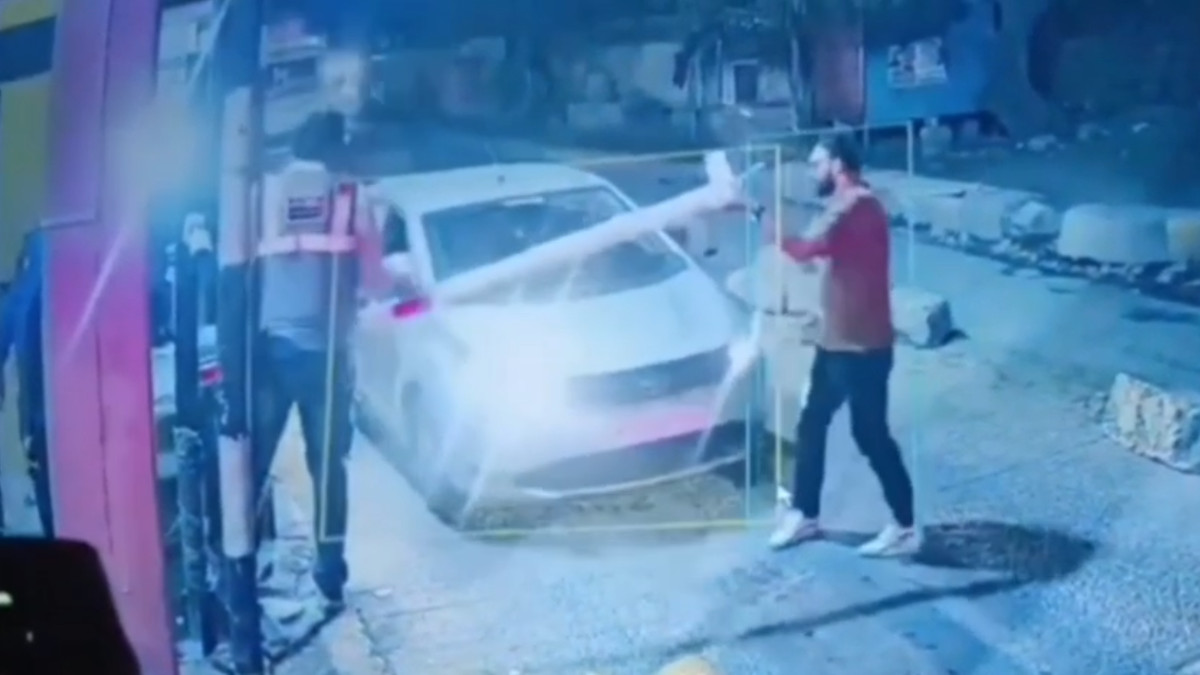 Morena: Toll Plaza Staff Assaults Car Driver, Act of Hooliganism Caught on CCTV Goes Viral