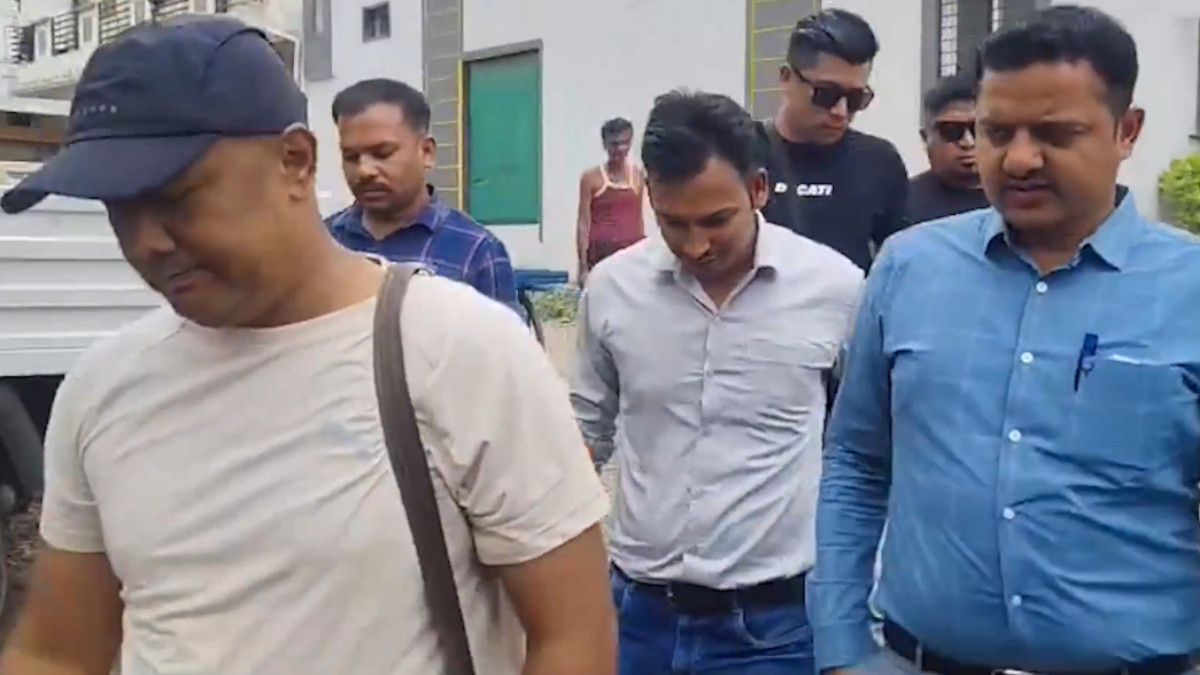 Raja Raghuvanshi Murder: Shillong Police at Sonam's Residence, Interrogating Family