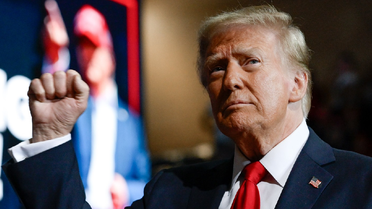 Trump's Stance on Ukraine: Weapons to Flow Through NATO