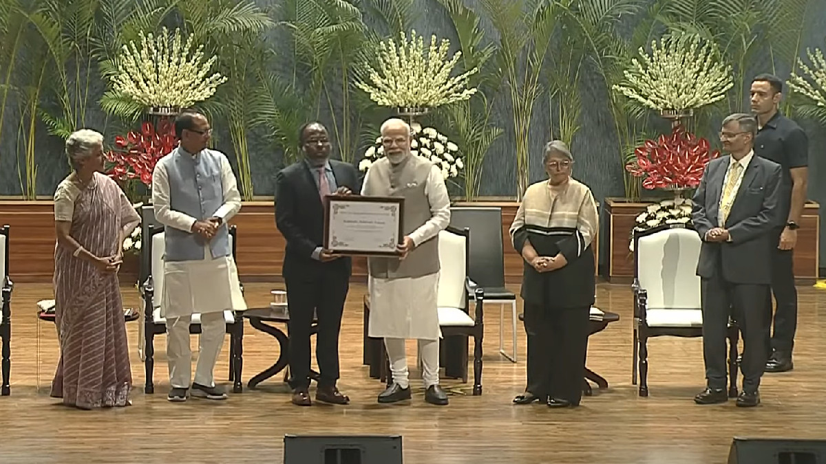 PM Modi Honors M.S. Swaminathan, Calling Him a 'True Gem', at Centenary Conference