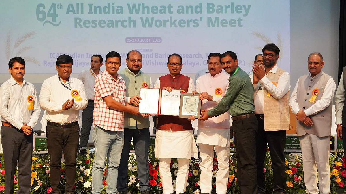 Shivraj Singh Chouhan Urges Scientists to Increase Wheat and Barley Production While Also Reducing Costs