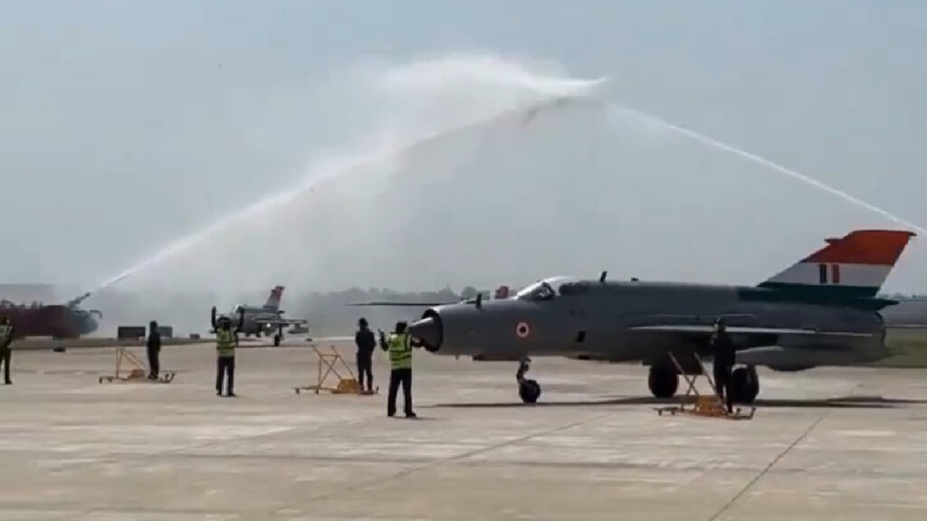63 Years of Service Conclude: MiG-21 Given Emotional Final Salute in Chandigarh
