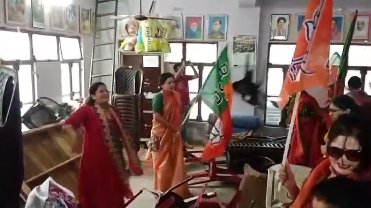 Lakhimpur Kheri: BJP Women Workers Vandalize Congress Office Over Anti-Modi Remarks