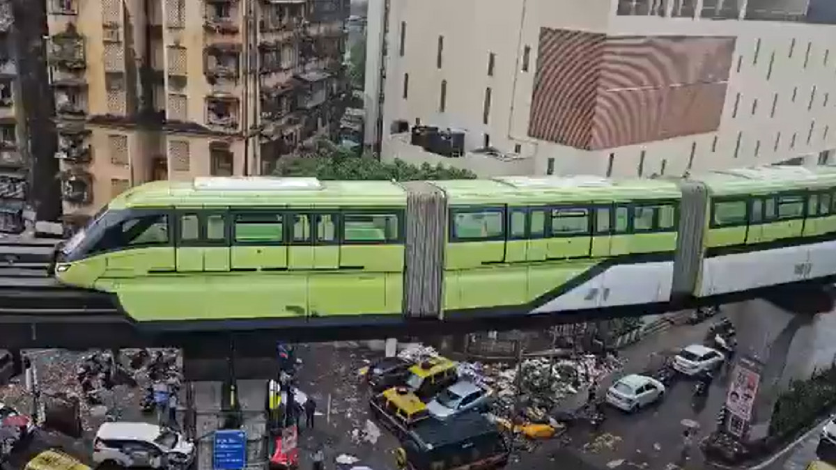 Mumbai Monorail Gets Stuck Amid Heavy Rains, Passengers Safely Rescued by Fire Department