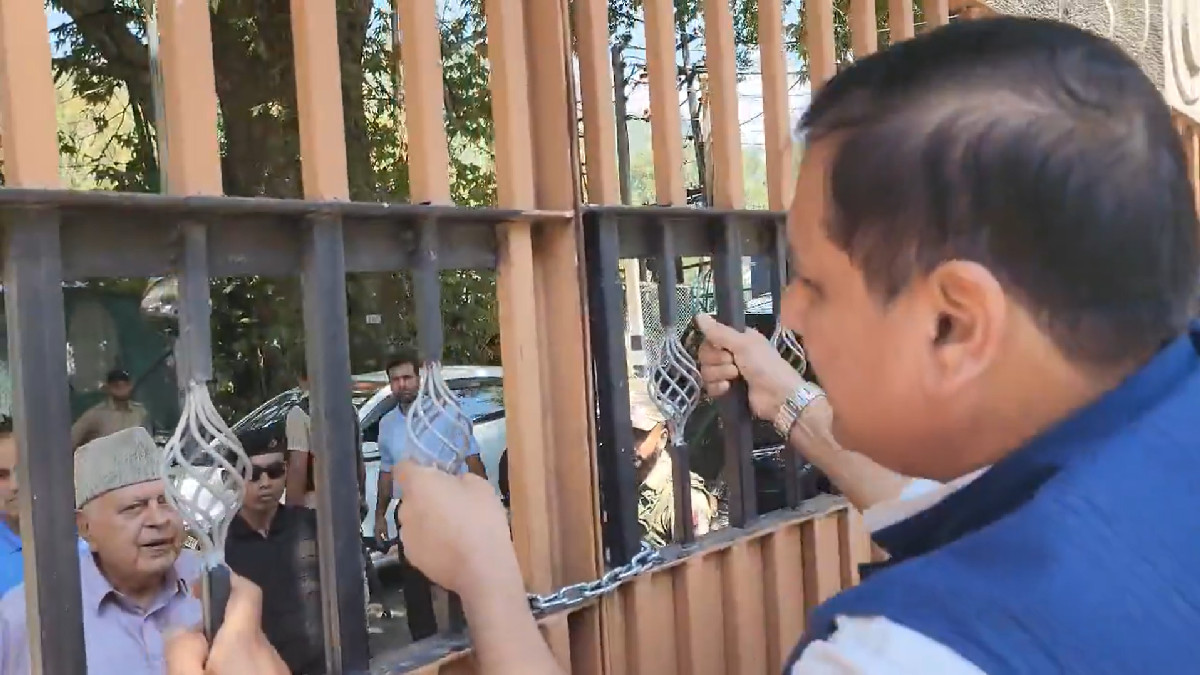 Farooq Abdullah Stopped, Placed Under House Arrest While Meeting Sanjay Singh