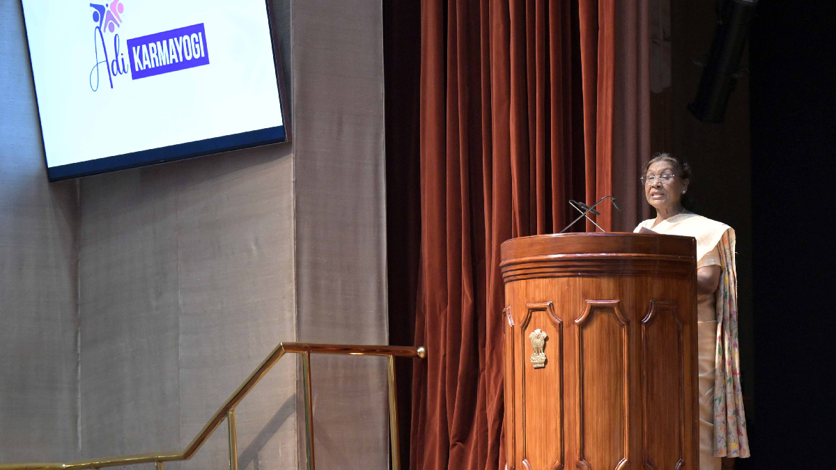 President Droupadi Murmu Praises 'Adi Karmayogi Abhiyan' During Meeting with Tribal Leaders