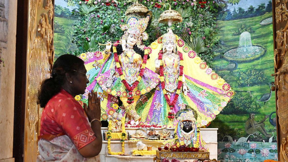 President of India Visits Mathura-Vrindavan, Offers Prayers at Prominent Temples
