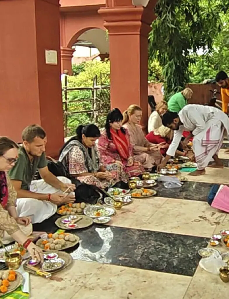 Russian and Ukrainian Devotees Join Foreign Pilgrims for Pind-daan in Gaya