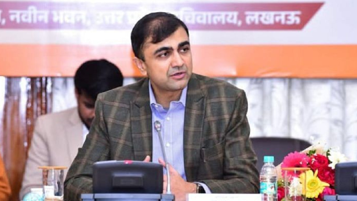 Suspended IAS Abhishek Prakash Faces More Trouble as UP Govt Sends Report to Centre