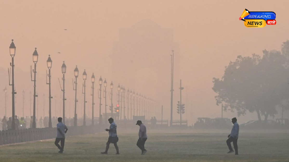 Delhi Turns into 'Gas Chamber' as AQI Crosses 400; Record Stubble Burning in Punjab, Cloud Seeding Fails