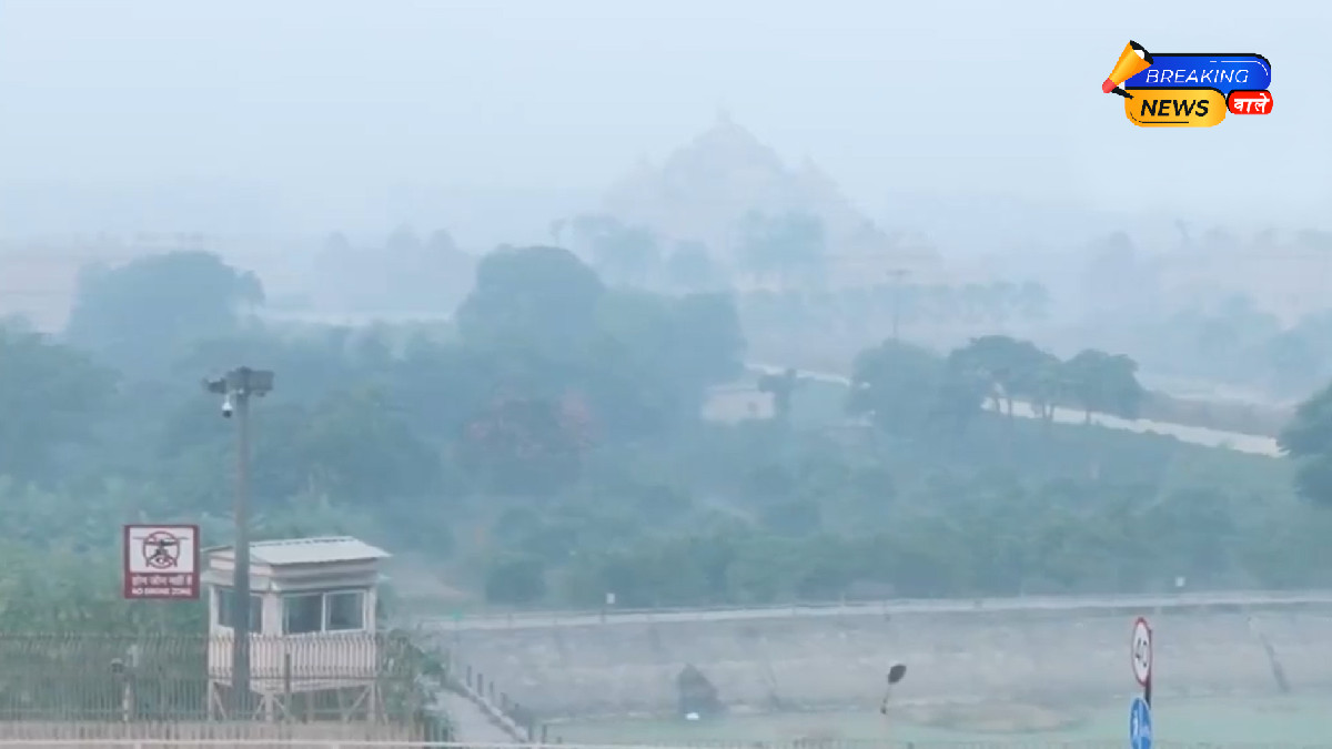 Delhi Air Quality Turns 'Severe' with AQI Over 400; Stubble Burning Impact at Lowest Recorded Level