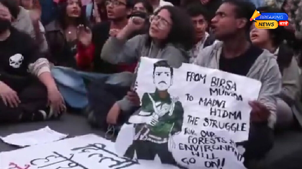 India Gate Protesters Attack Police with 'Chilli Spray'; Over 15 Arrested