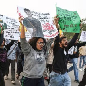 India Gate Protesters Attack Police with 'Chilli Spray'; Over 15 Arrested