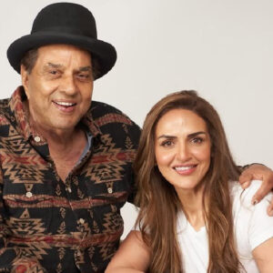Dharmendra’s Prayer Meet: Esha Deol’s Heart-Warming Video Goes Viral, Entire Family Gets Emotional