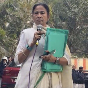Bengal CM Reaches Kolkata Raid Site; High-Voltage Drama Unfolds in City