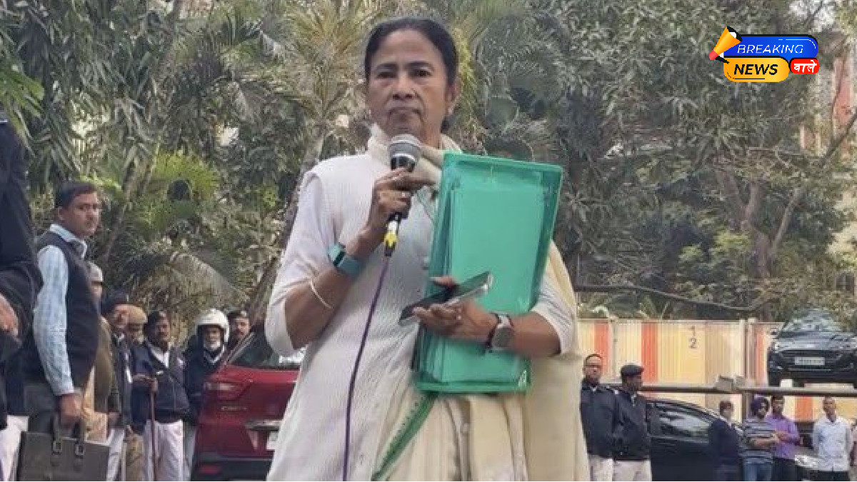 Bengal CM Reaches Kolkata Raid Site; High-Voltage Drama Unfolds in City