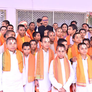 Deputy CM Brajesh Pathak Hosts 101 Children Amid Shikha Row, Pays Respect and Takes Blessings