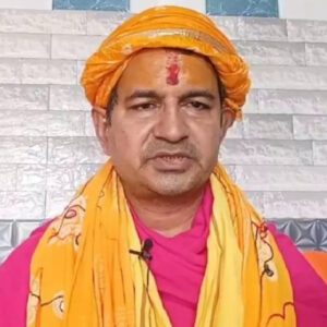 Falhari Baba Writes to CM Yogi Alleging Tainted Holi Colors in Braj, Demands Restriction on Muslims