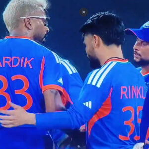 Hardik and Kuldeep Clash on Field After Dropped Catch; Heated Exchange Goes Viral