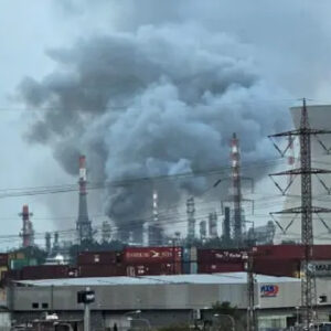 ईरान का इजरायल पर बड़ा मिसाइल हमला, हाइफ़ा ऑयल रिफाइनरी को बनाया निशाना