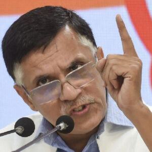 पवन खेड़ा की मुश्किलें बढ़ीं, गिरफ्तारी का खतरा गहराया