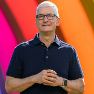 Apple CEO Tim Cook: आईफोन और मैकबुक खरीदना होगा और महंगा