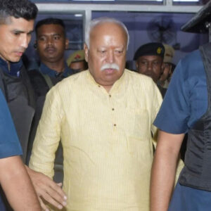 RSS प्रमुख मोहन भागवत की ट्रेन पर पथराव