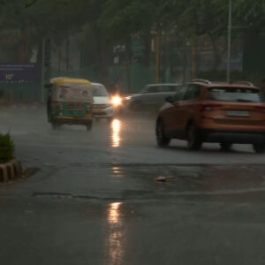 दिल्ली-NCR में झमाझम बारिश