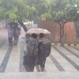 दिल्ली-एनसीआर में झमाझम बारिश