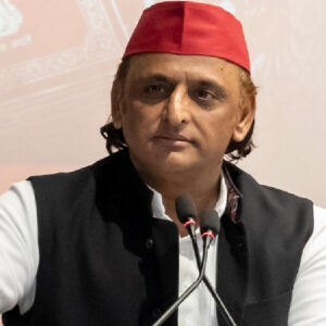अखिलेश यादव ने बीजेपी सांसद निशिकांत दुबे को FIR की चेतावनी