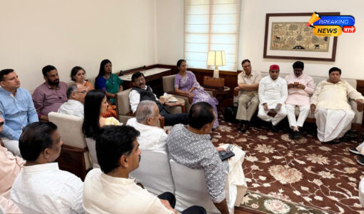 सुप्रिया सुले समेत शरद पवार गुट के सभी 8 सांसदों ने की पीएम मोदी से मुलाकात